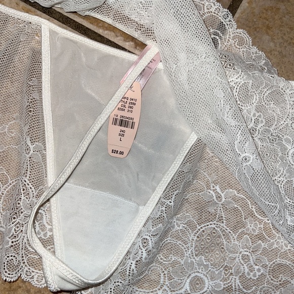 Victoria’s secret Sexy Thong NWT Large - Picture 3 of 3